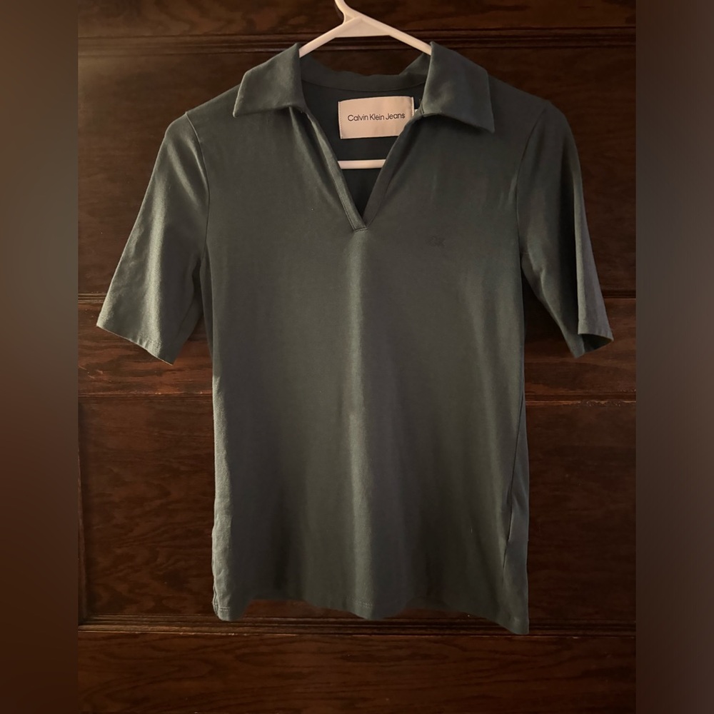 Calvin Klein Women's Dark Blue Short Sleeve Top, Size XS